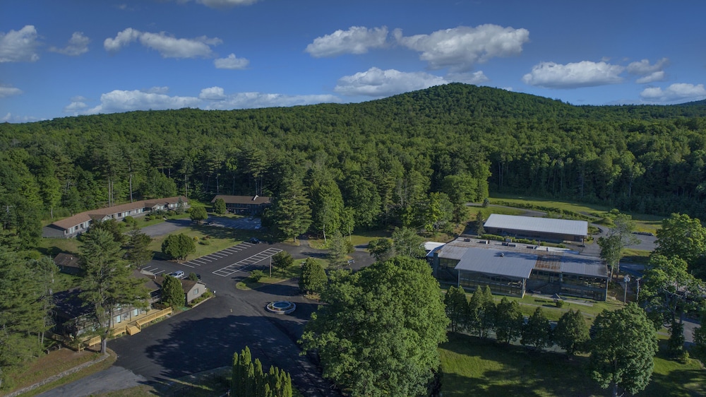 Roaring Brook Ranch Resort & Conference Center