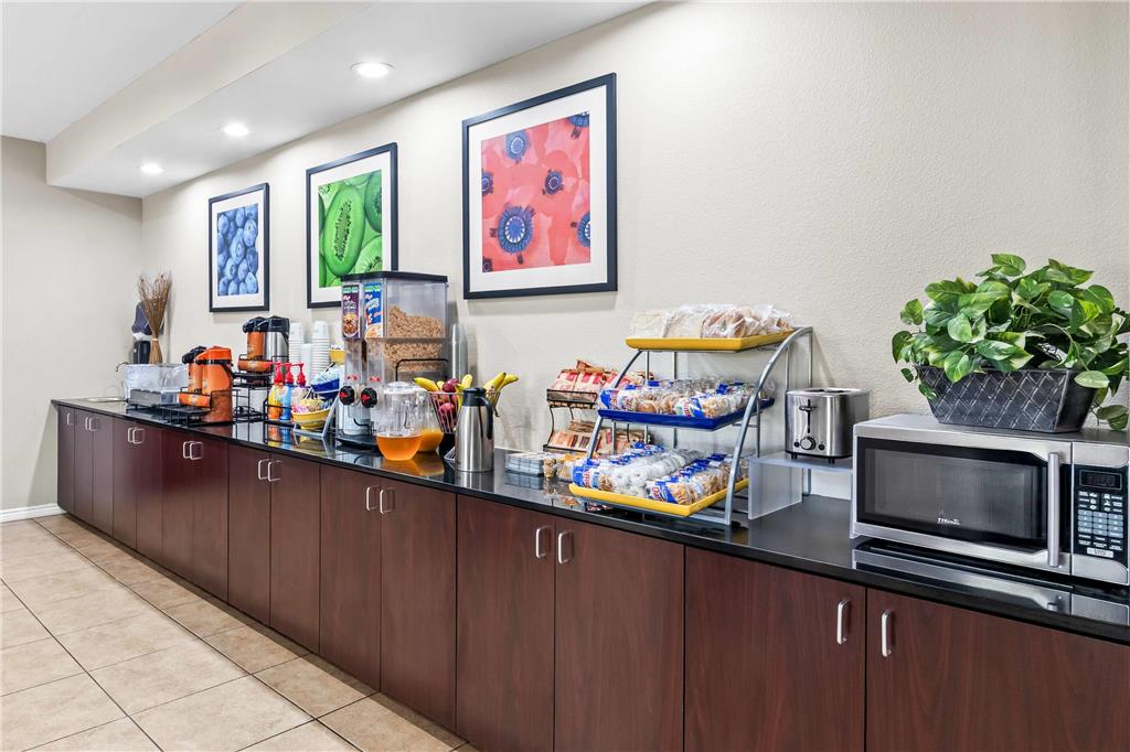 Days Inn by Wyndham Rockdale Texas - photo 11