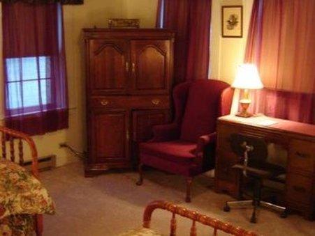 Maplehurst Inn - photo 6