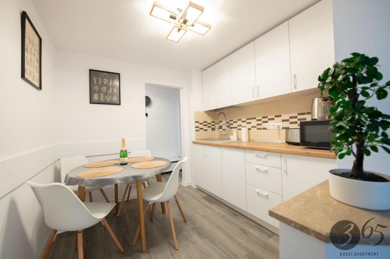 365 Guest Apartment — 4-Star Luxury Hotel in Hunedoara, Romania