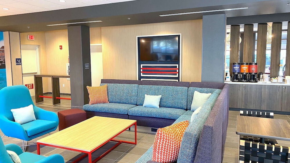 Tru By Hilton Baltimore Harbor East MD - photo 8
