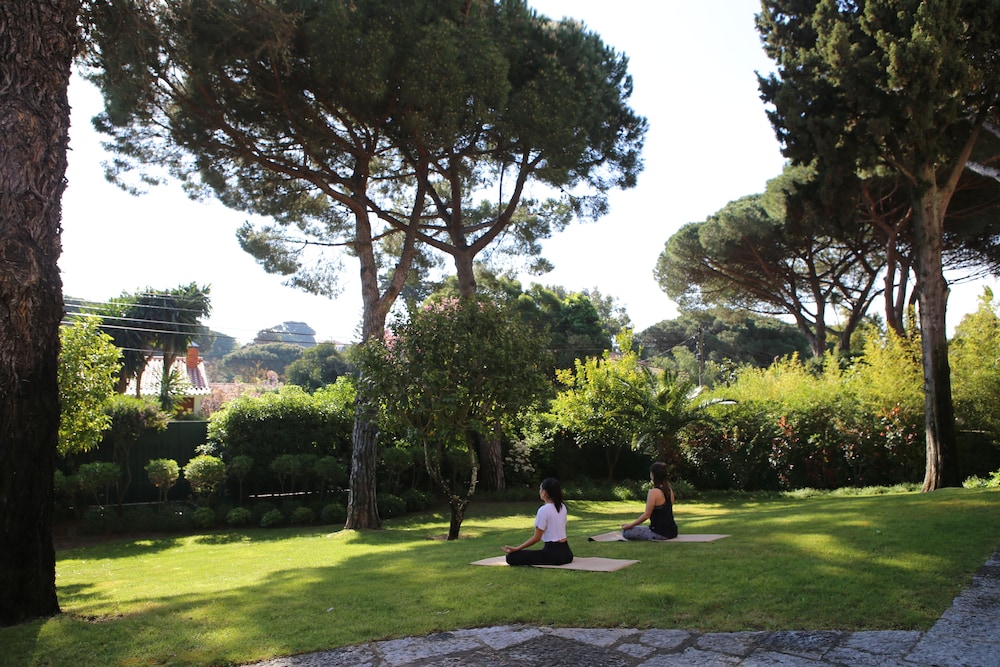 Soul Lab Eco Yoga Retreat — hotel in Estoril