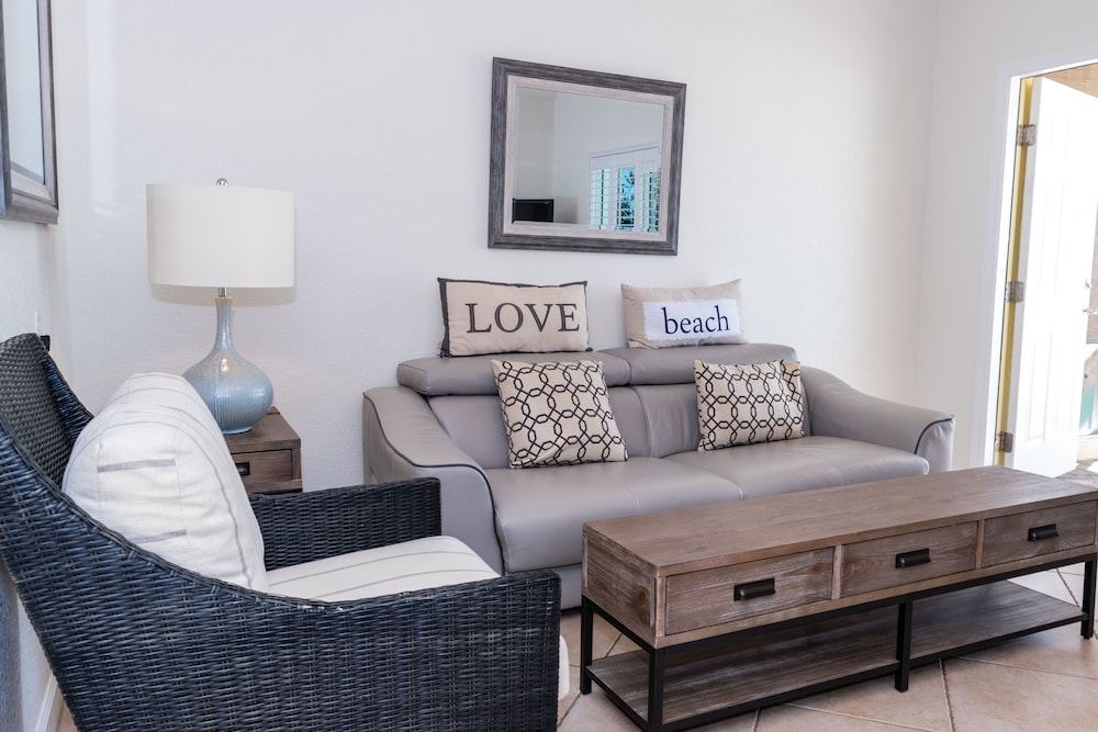 Beach House Resort 3 by RedAwning - photo 10