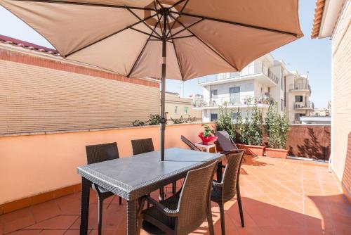 360 GuestHouse Apartment with terrace — 4-Star Luxury Hotel in Fiumicino-Isola Sacra, Italy