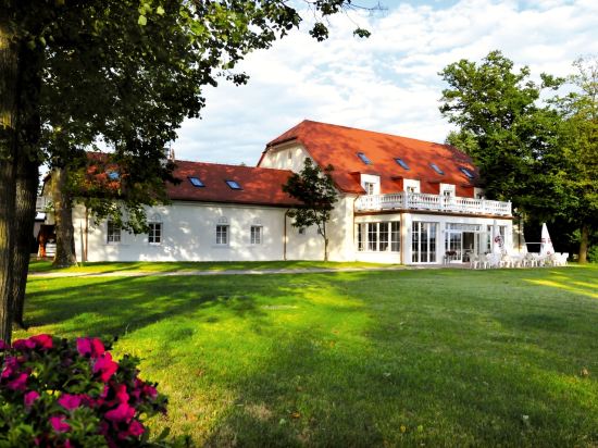 Pałac Żaków — Siennica — photo 3