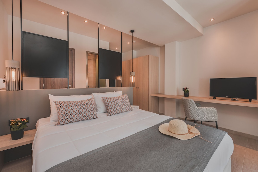 Cavo di Suites — Alimos — photo 5