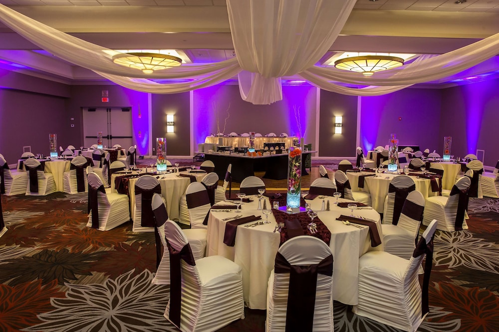 DoubleTree by Hilton Pittsburgh Green Tree - photo 30