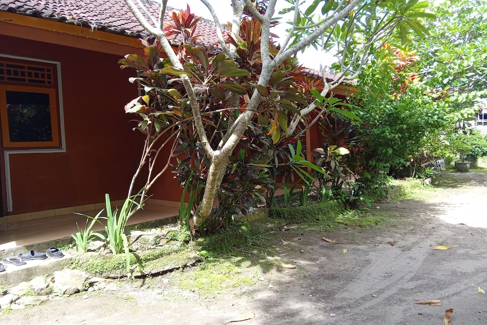 Hotel O Dannis Homestay Near Musholla Al Istiqomah Terawangan — hotel in Narmada