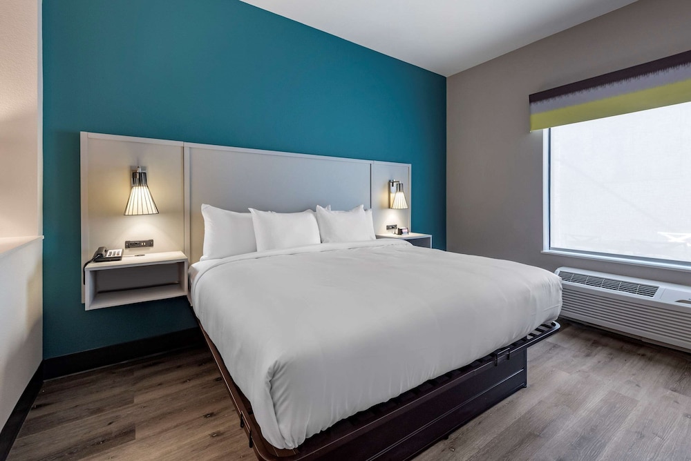 Comfort Suites Colorado Springs East Medical Center Area - photo 24