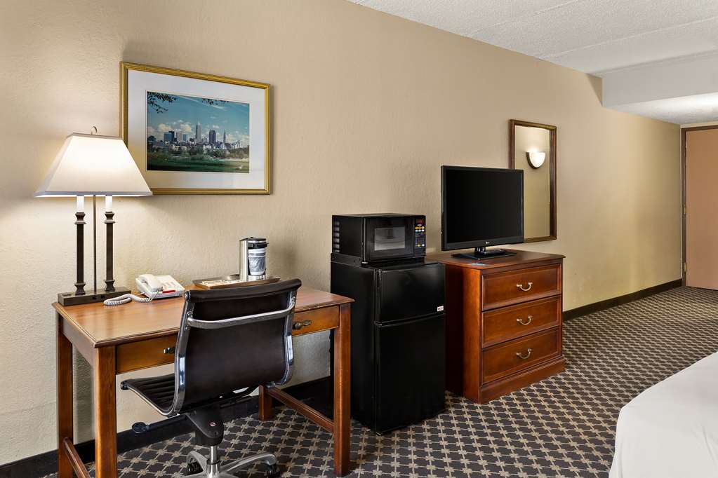 Hotel RL Cleveland Airport West - photo 6