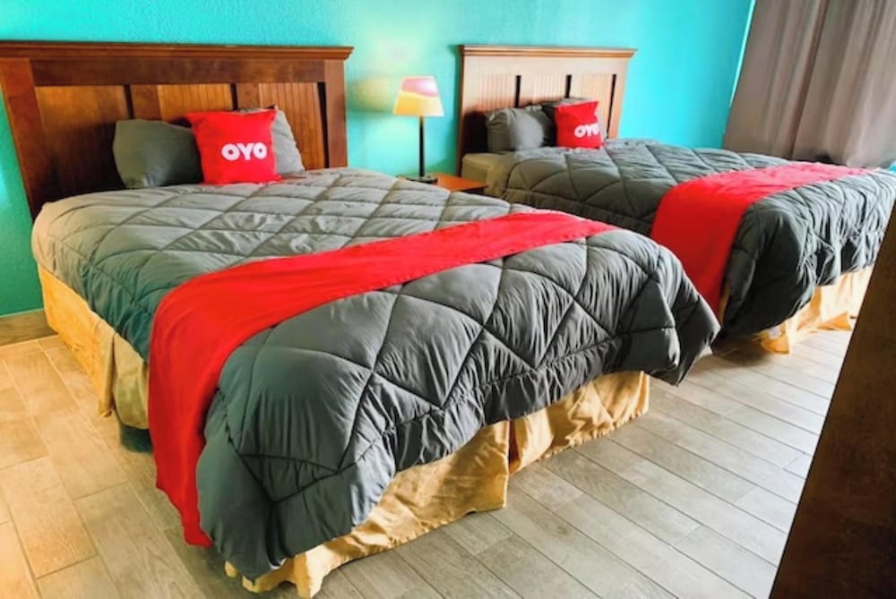 OYO Hotel Dundee By Crystal Lake - photo 19