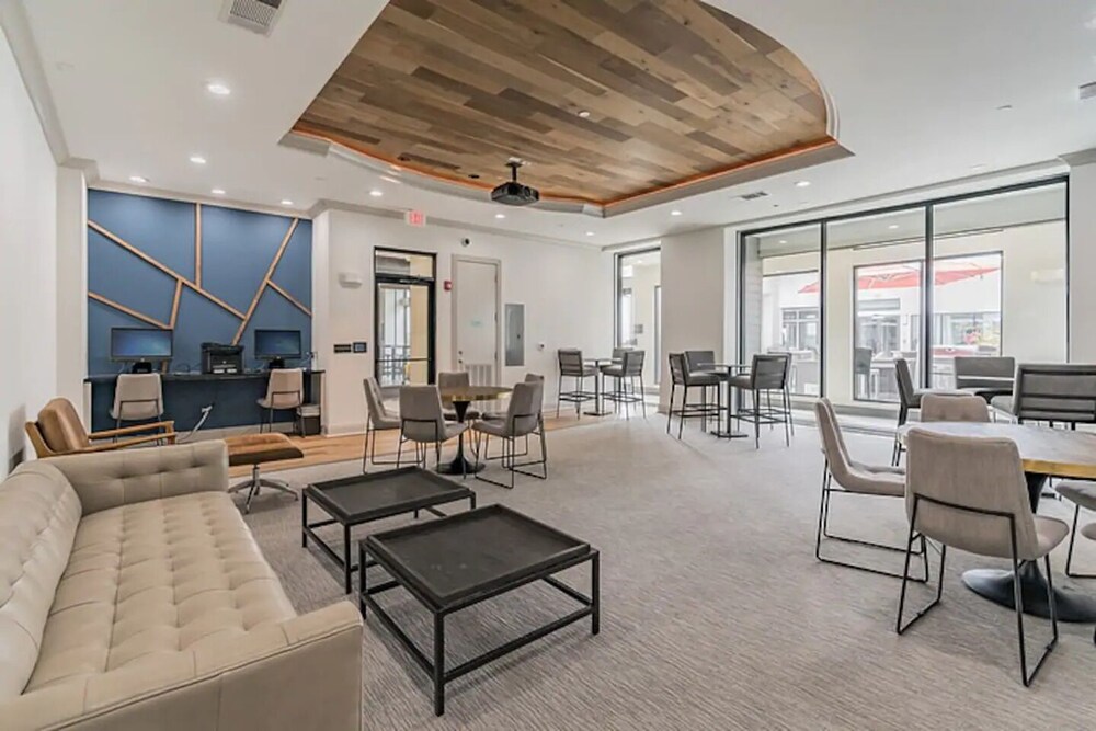 The Luxury Suites of Houston - photo 33