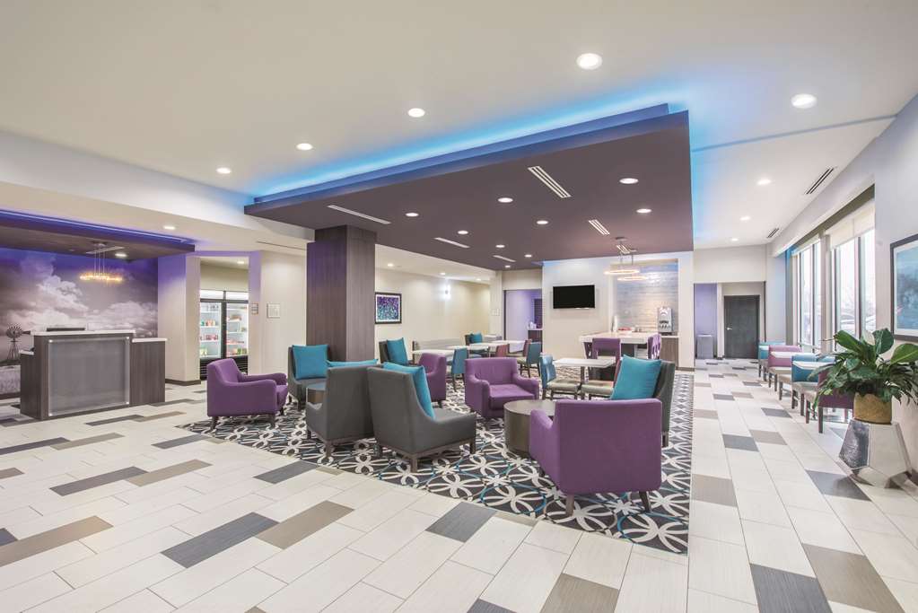 La Quinta Inn & Suites by Wyndham Enid - photo 5