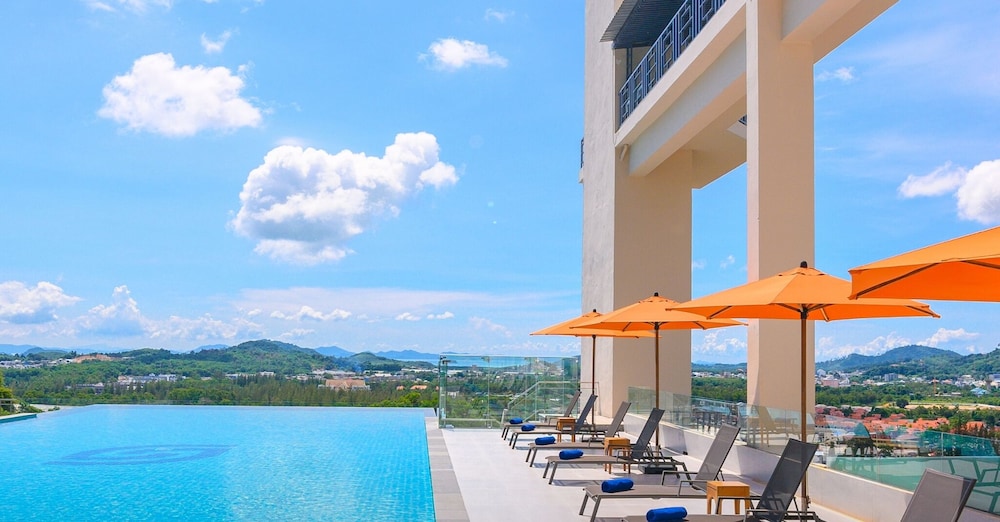 Hilltop Wellness Resort — 4-Star Luxury Hotel in Ratsada, Thailand