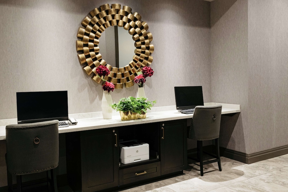 The Axis Moline Hotel Tapestry Collection by Hilton - photo 31