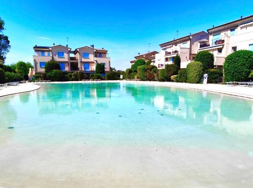 HOLA borgo dei fiori — 4-Star Luxury Hotel in Lido Di Jesolo, Italy