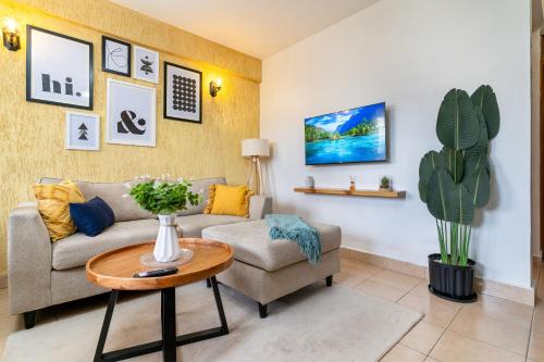 The Cozy Corner 1BR in Westlands near Sarit Centre — 4-Star Luxury Hotel in Nairobi, Kenya