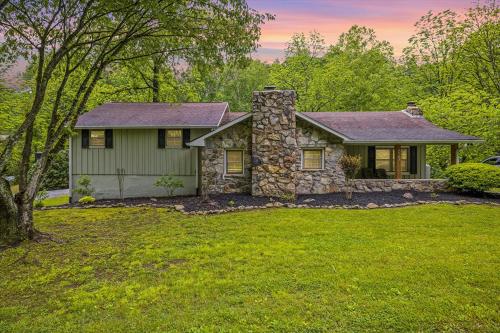 Creekside Rest by Venture Smoky Mountains in Pigeon Forge, United States