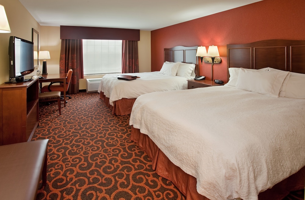 Hampton Inn & Suites Watertown - photo 32