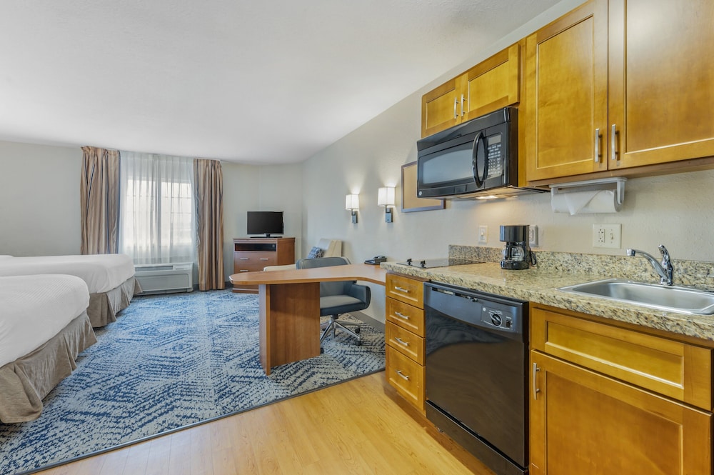 Candlewood Suites Indianapolis East by IHG - photo 15