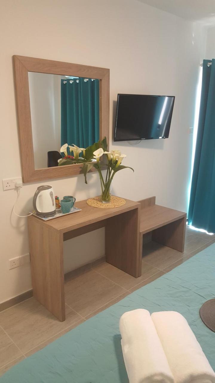 Manoli Apartments