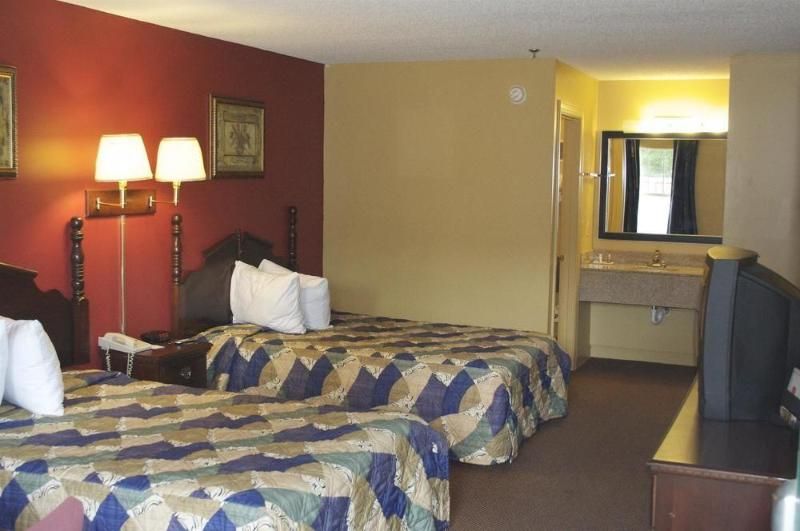 Glennville Inn - photo 11