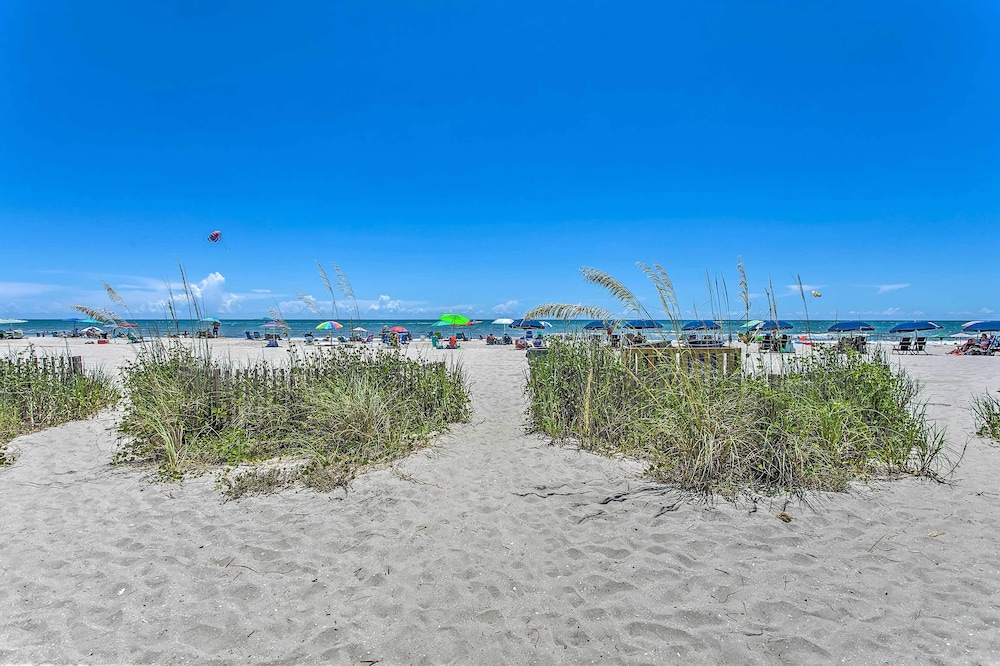 Steps to Beach: Bay Watch Resort Studio - photo 20