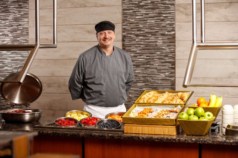 DoubleTree by Hilton Rochester - photo 35
