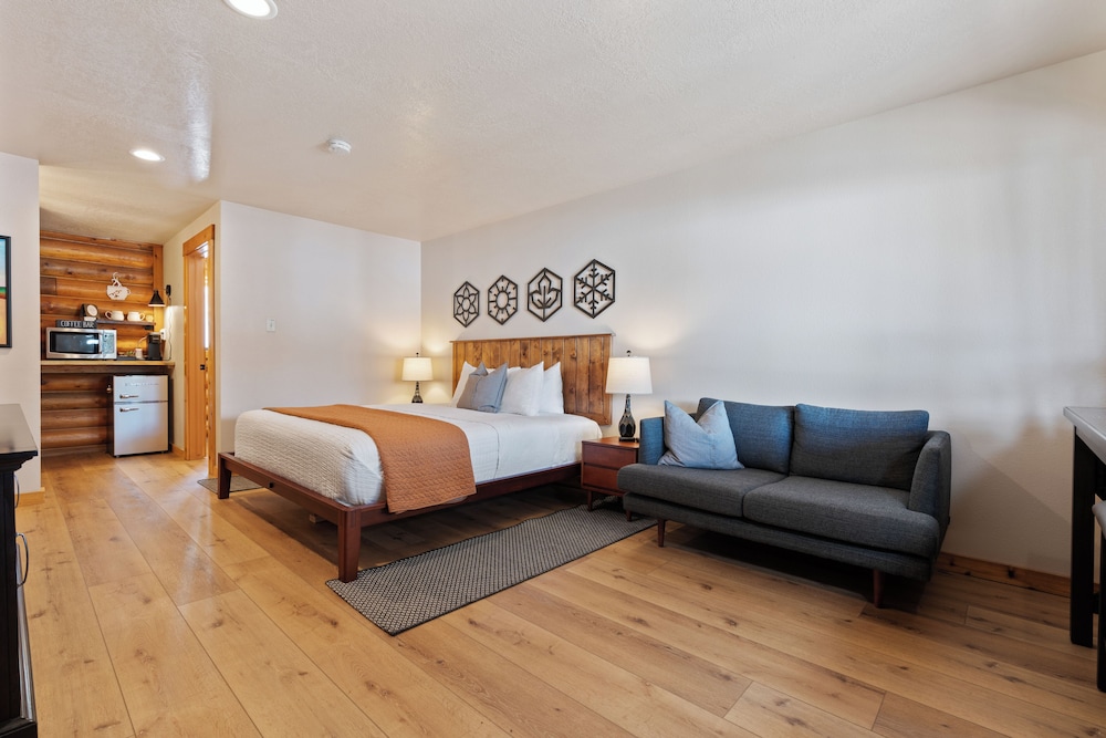 Duck Creek Village Inn - photo 23