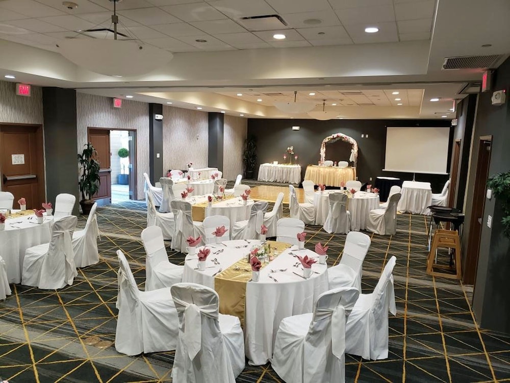 Holiday Inn Hotel & Suites Phoenix Airport By Ihg - photo 47
