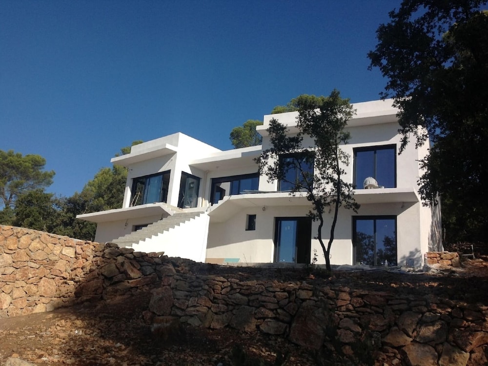 Villa in Lorgues With Private Pool — 4-Star Luxury Hotel in Lorgues, France