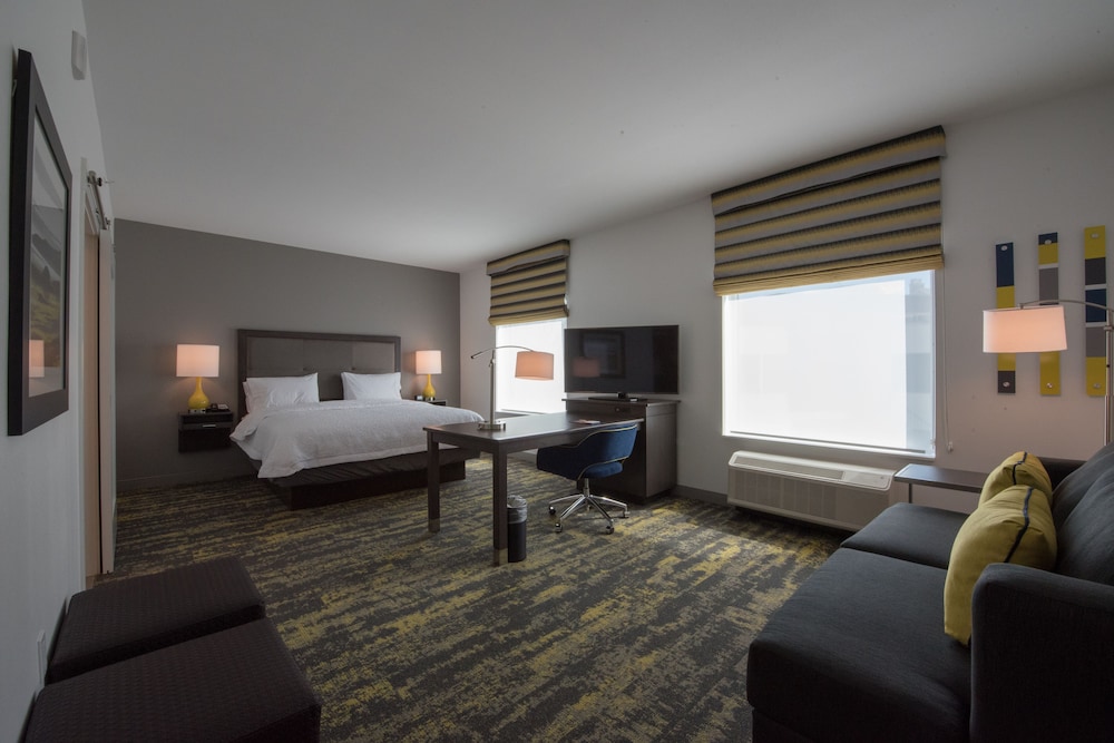 Hampton Inn & Suites Irvine Orange County Airport - photo 13