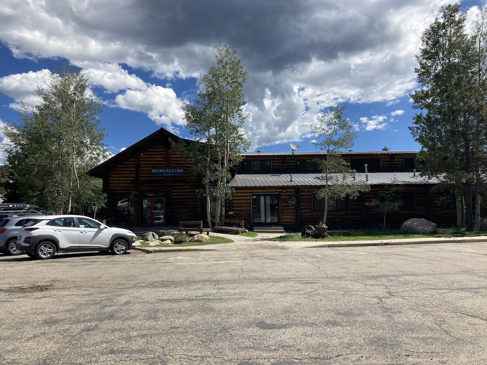 The Boulder Creek Lodge - photo 33