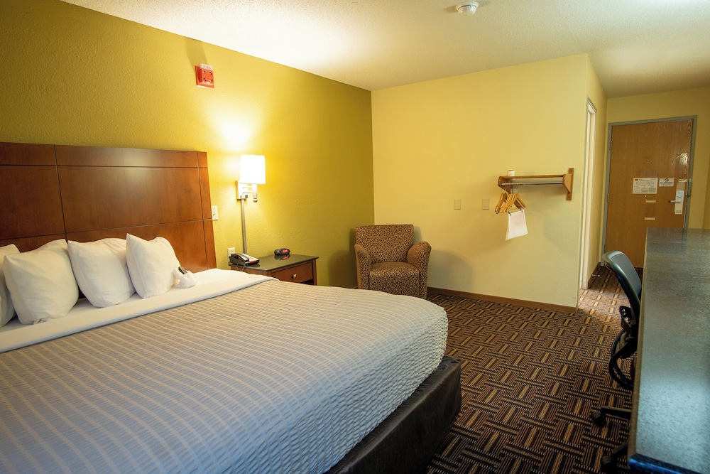 Coratel Inn & Suites By Jasper River Falls - photo 8