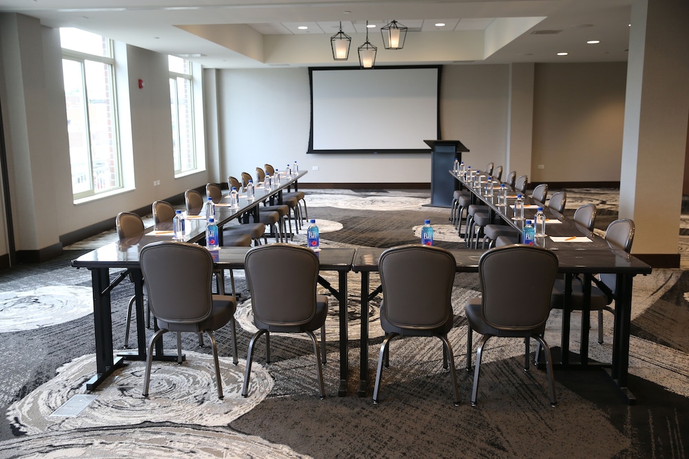 Hotel Indigo Naperville Riverwalk by IHG - photo 71