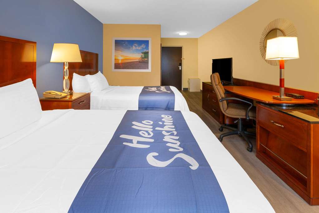 Days Inn by Wyndham Milan Sandusky South - photo 10