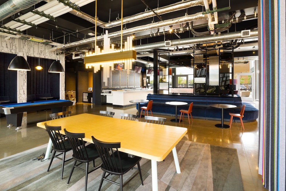 Aloft Austin Airport - photo 8