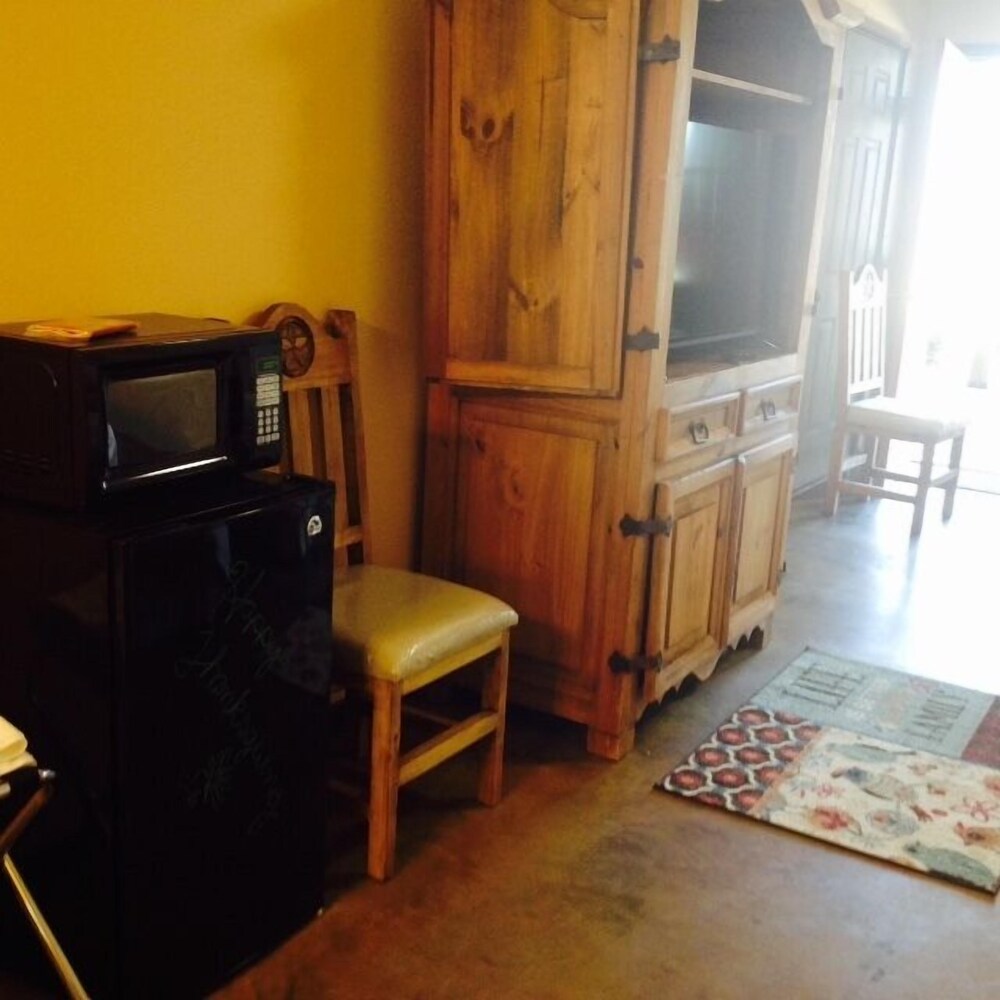 Hh Creek Inn - photo 9