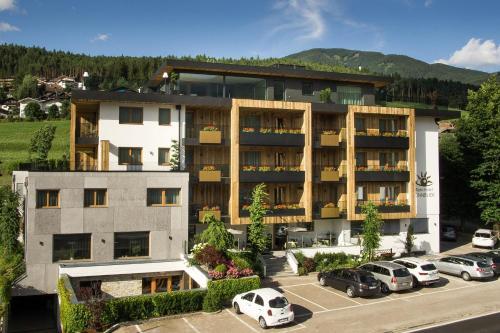 Alpin Hotel Sonnblick — hotel in Perca