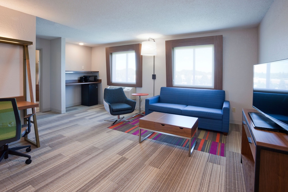 Holiday Inn Express & Suites Minneapolis West End by IHG - photo 10