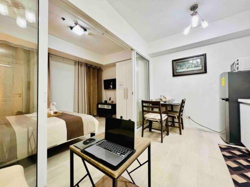 Azure cozy corners — 4-Star Luxury Hotel in Manila, Philippines