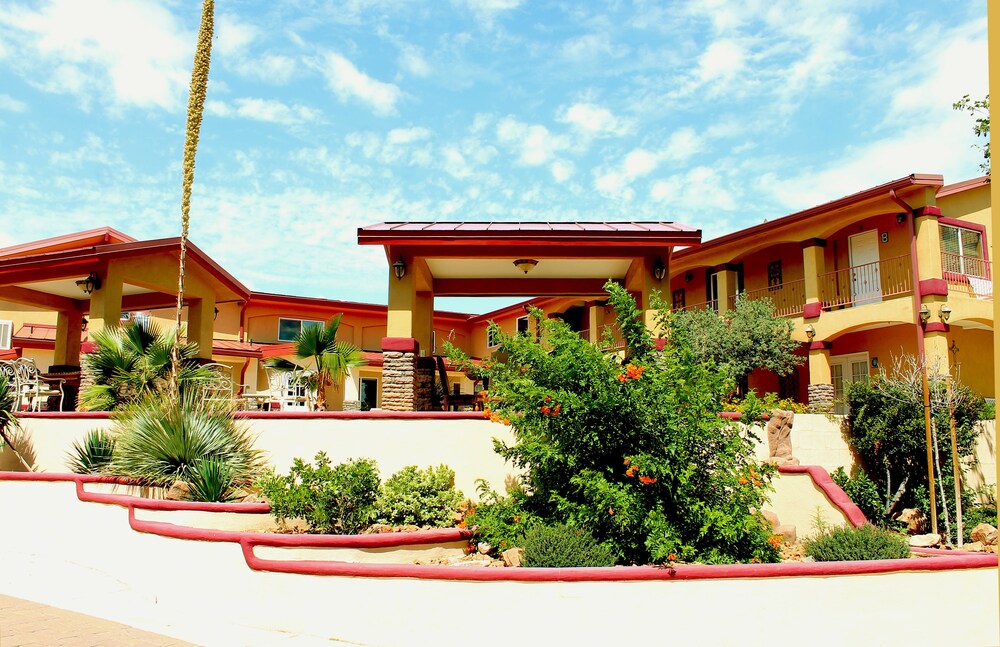 Dream Manor Inn - photo 59