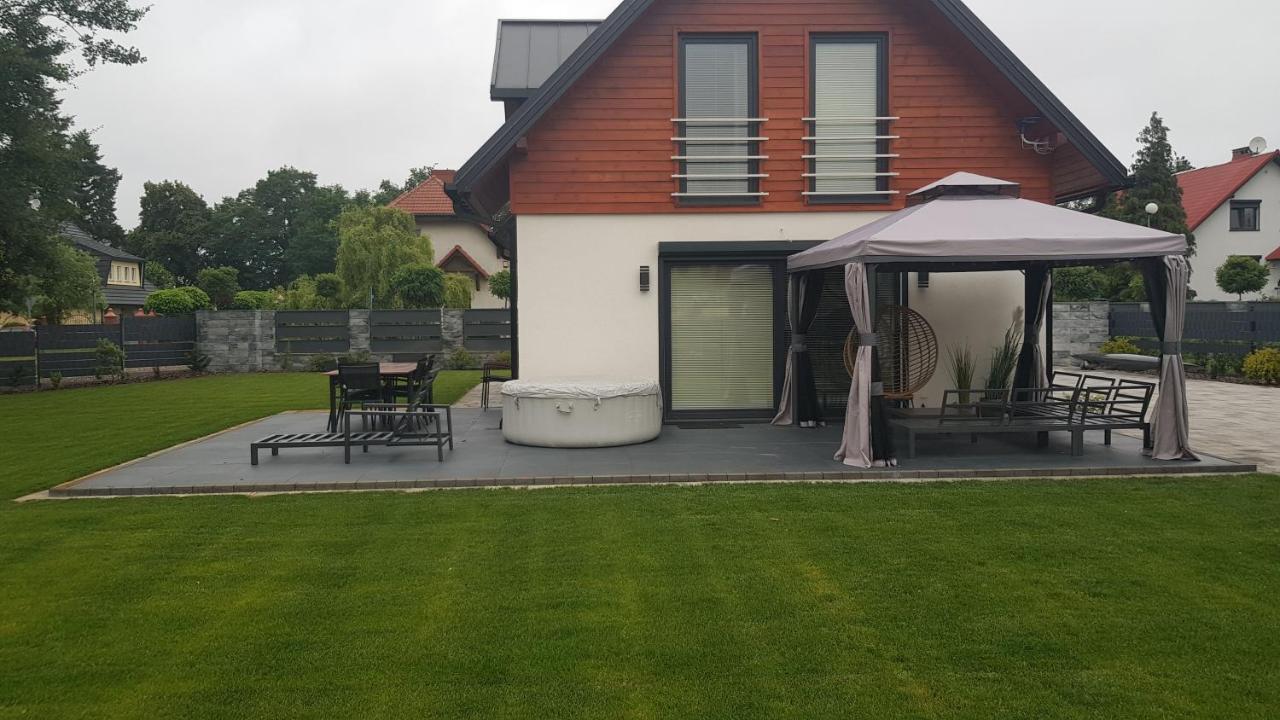 Lake Houselubniewice Domek Całoroczny Z Jacuzzi Blisko Jeziora — hotel in Lubniewice