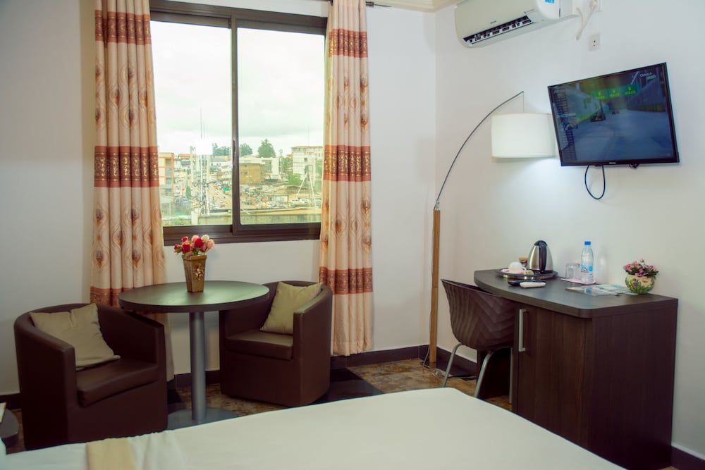 New Heaven Hotel — Yaounde