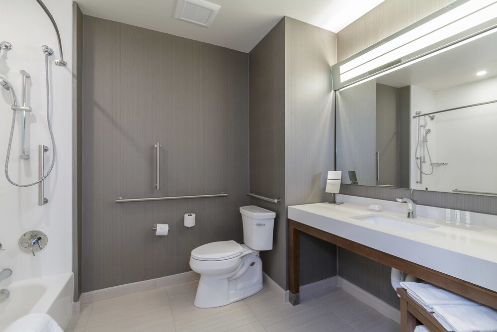 Courtyard by Marriott South Bend Downtown - photo 17