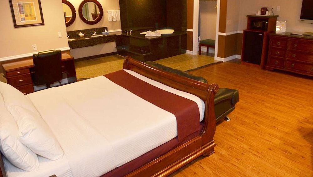 Dynasty Suites Hotel Riverside - photo 19