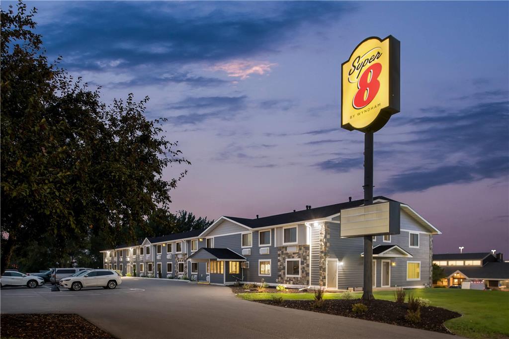 Super 8 by Wyndham Alexandria MN - photo 5