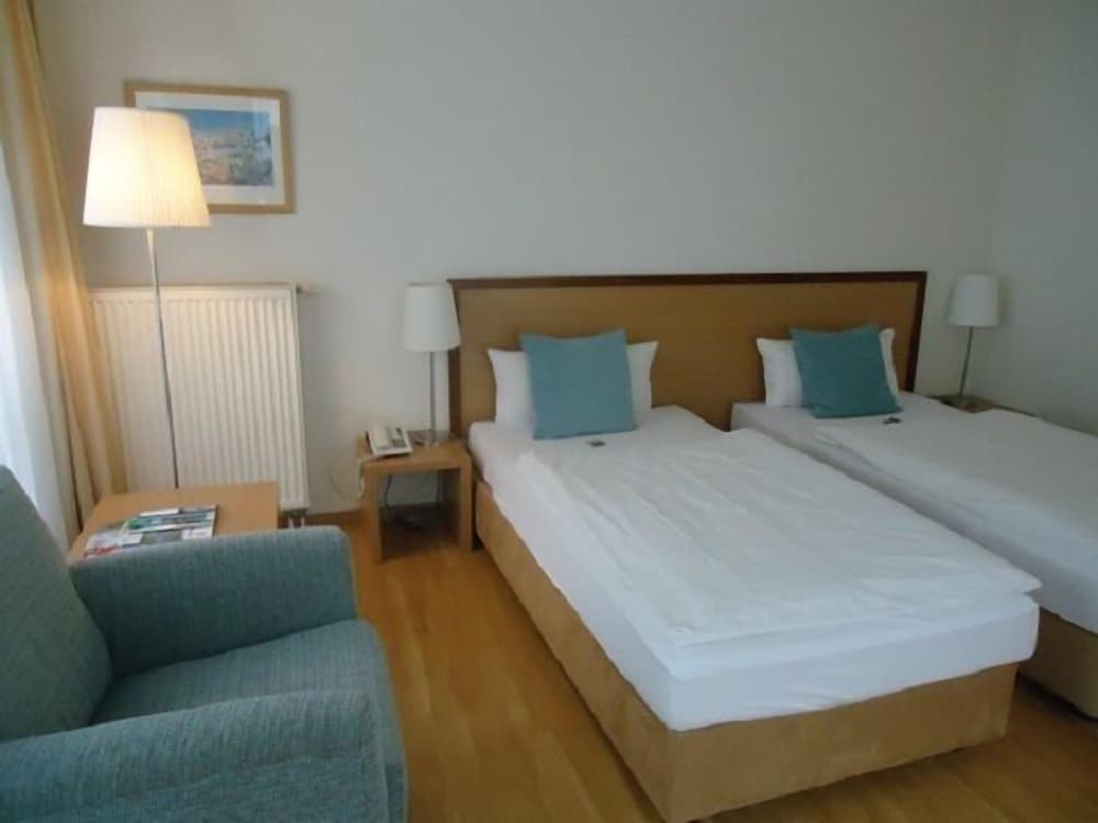 Thiesmann s Hotel & Restaurant — 4-Star Luxury Hotel in Muelheim, Germany