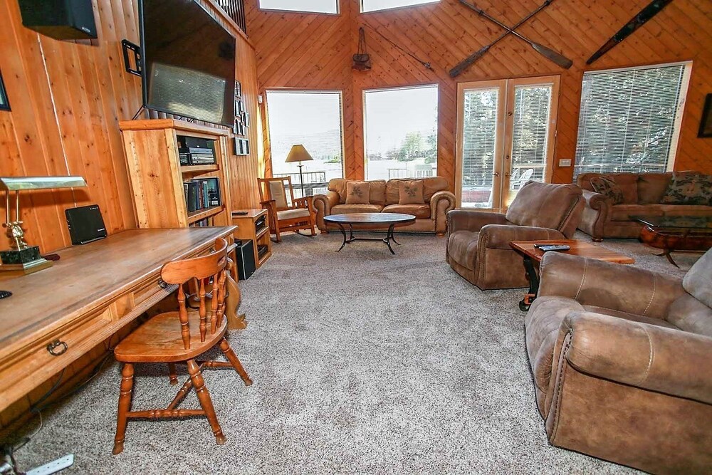 Hudson Bay Lakefront 1227 by RedAwning - photo 14