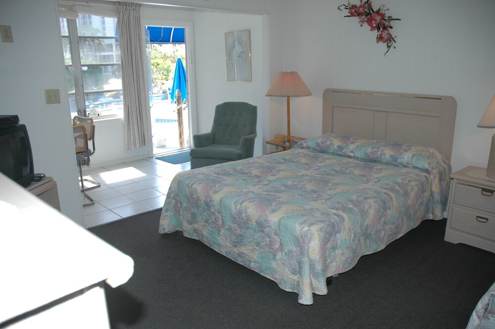 Dolphin Inn Resort - photo 4